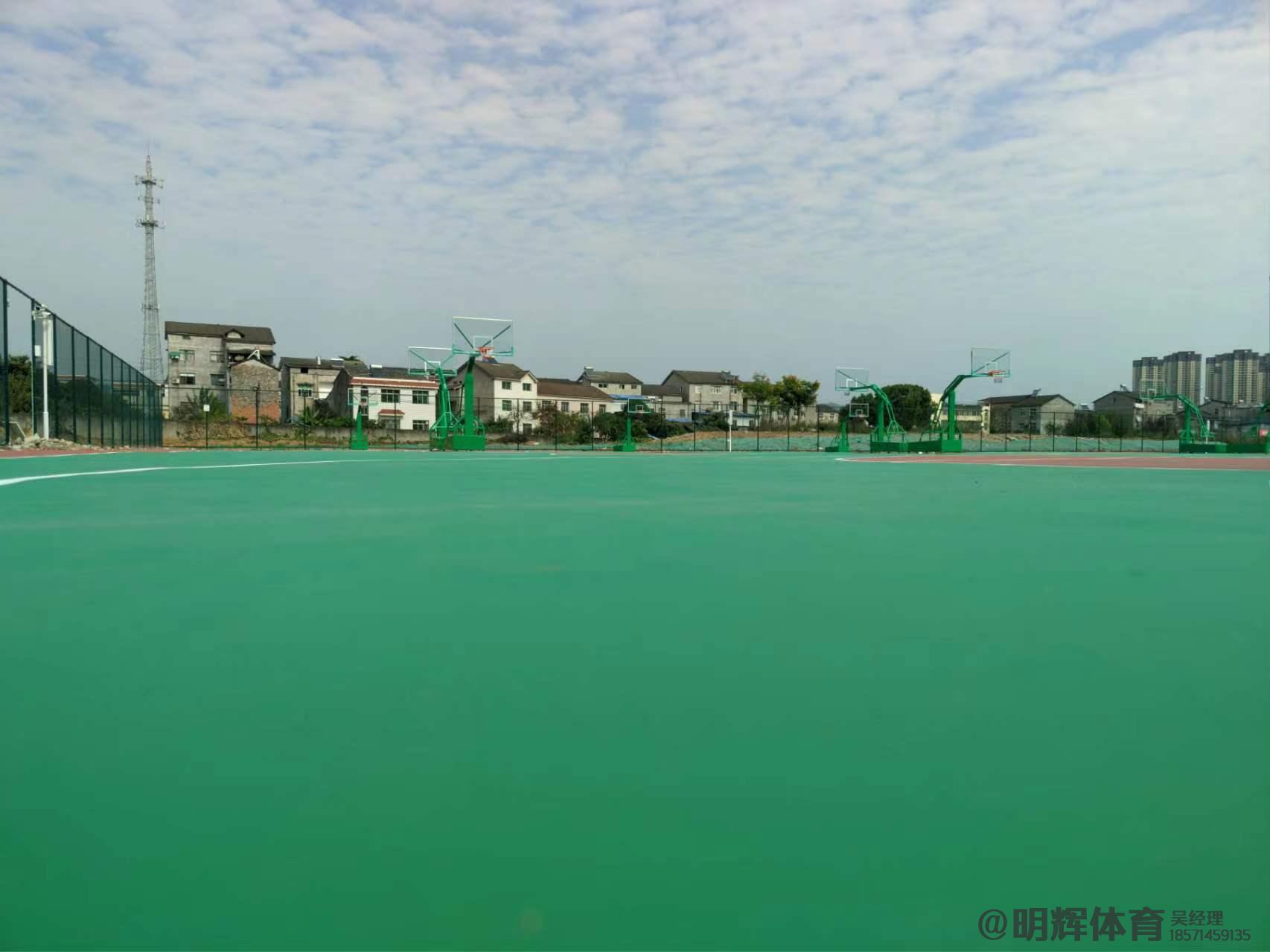 遂宁硬地丙烯酸球场的优缺点